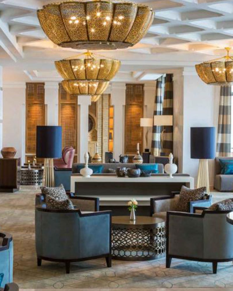 cropped-hand-person-holding-waterGH